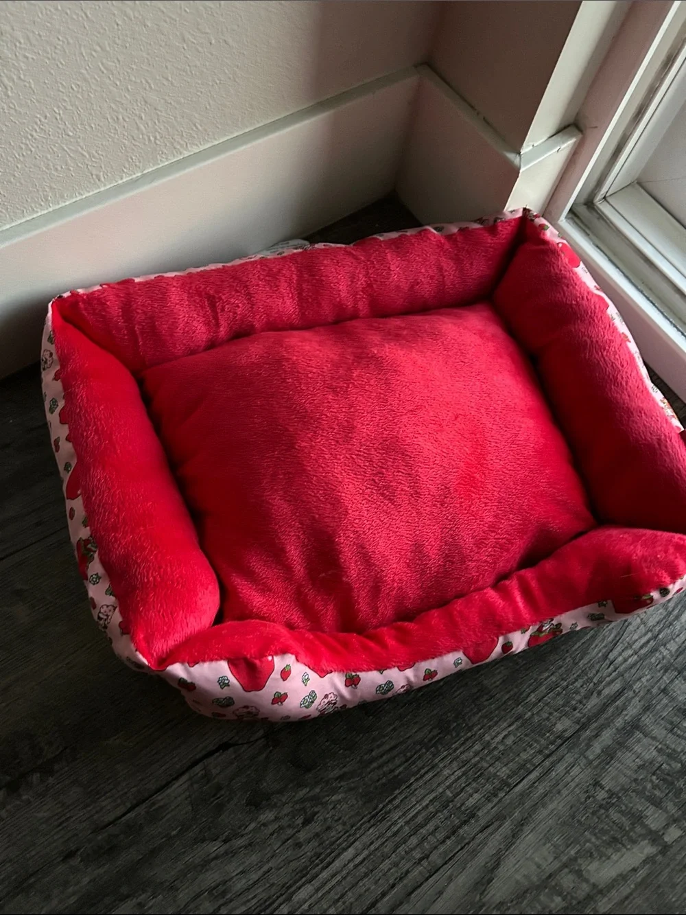 Strawberry shortcake Small Pet Bed - Cozy Lounger